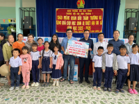 Dự án NOXH Hưng Phú II hỗ trợ học sinh vùng lũ lụt 